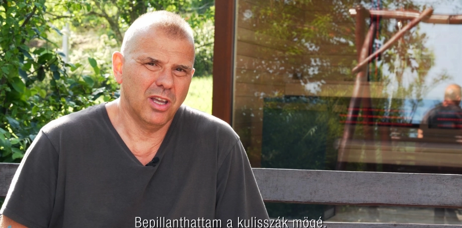 Kültéri kerti szauna autentikus, naturális környezetében